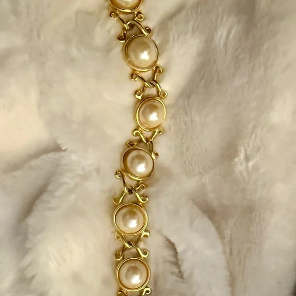 Vintage Golden and  Faux Pearl Women's Bracelet made by Weingeroff - Picture 4 of 11